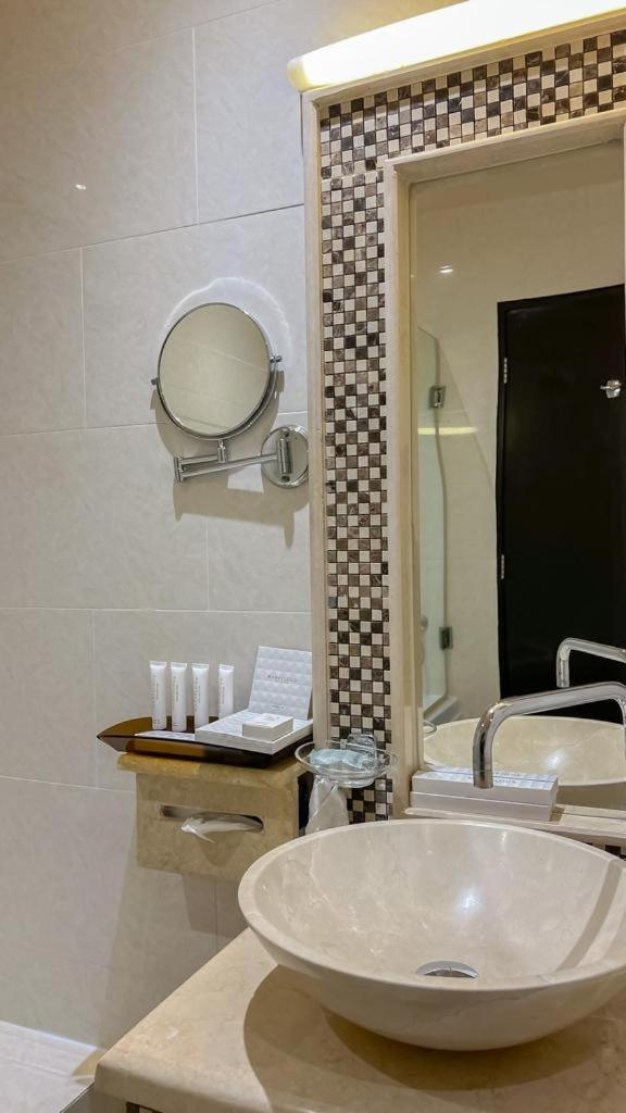 Levant Hotel Necran Dış mekan fotoğraf