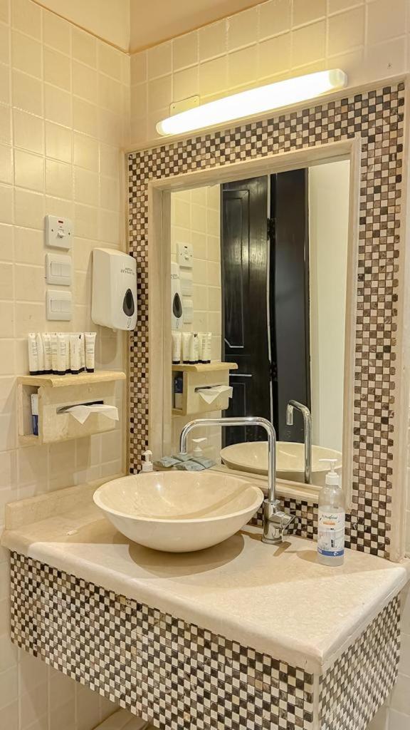 Levant Hotel Necran Dış mekan fotoğraf